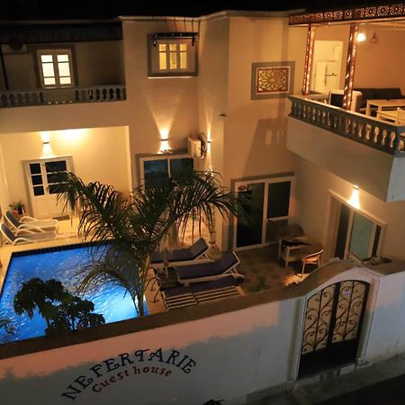 Nefertarie Guest House Luxor Exteriör bild