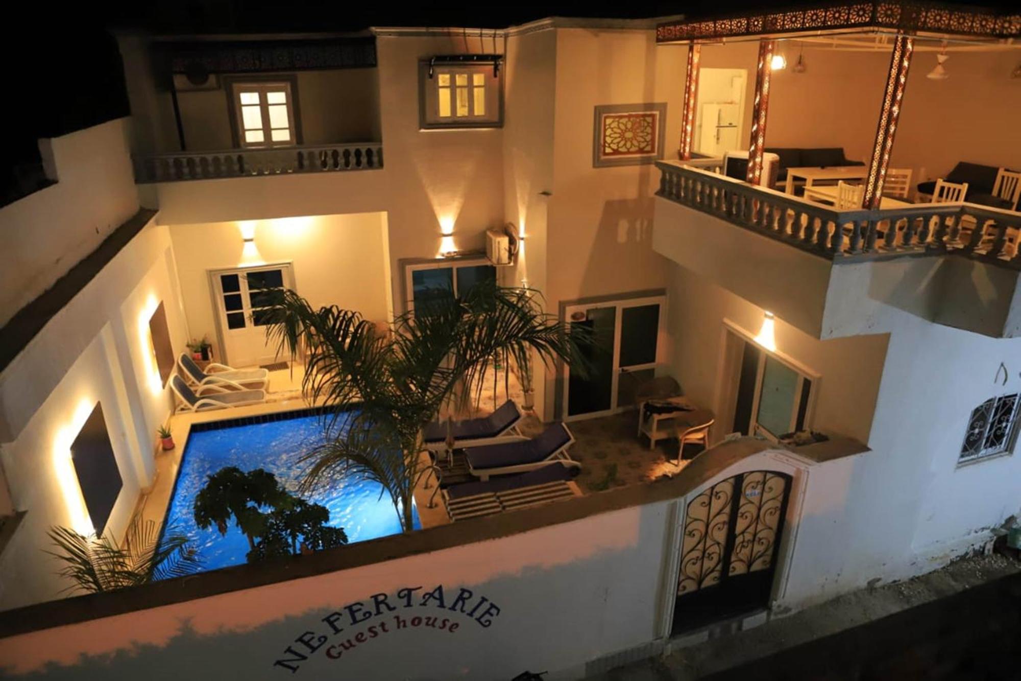 Nefertarie Guest House Luxor Exteriör bild