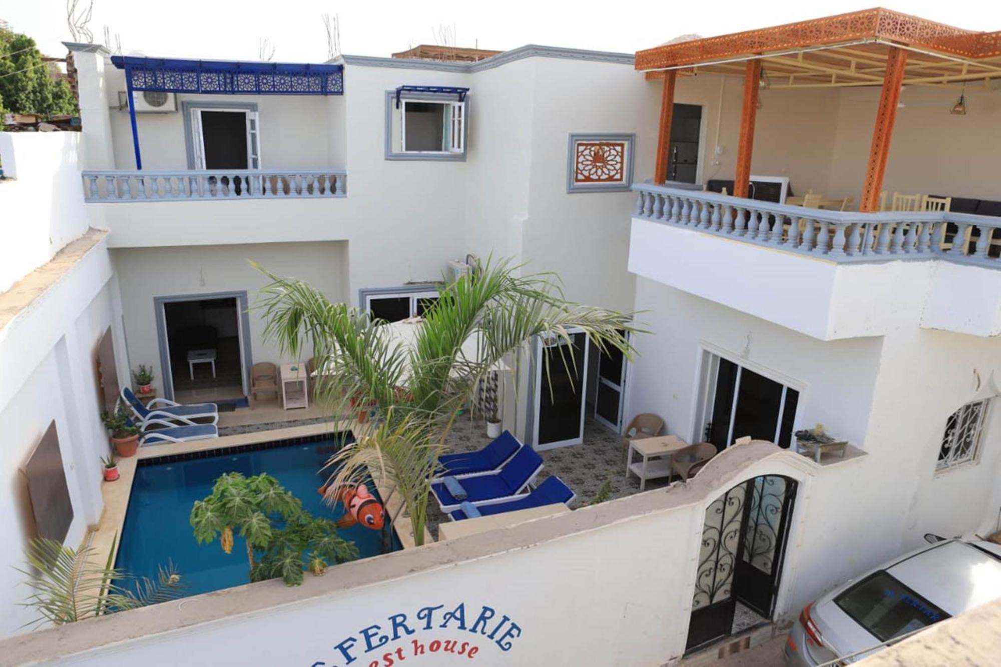 Nefertarie Guest House Luxor Exteriör bild
