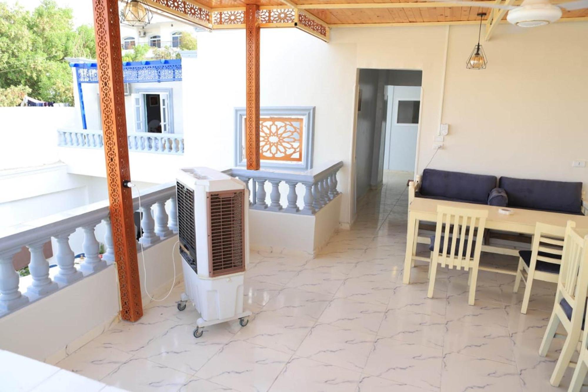 Nefertarie Guest House Luxor Exteriör bild