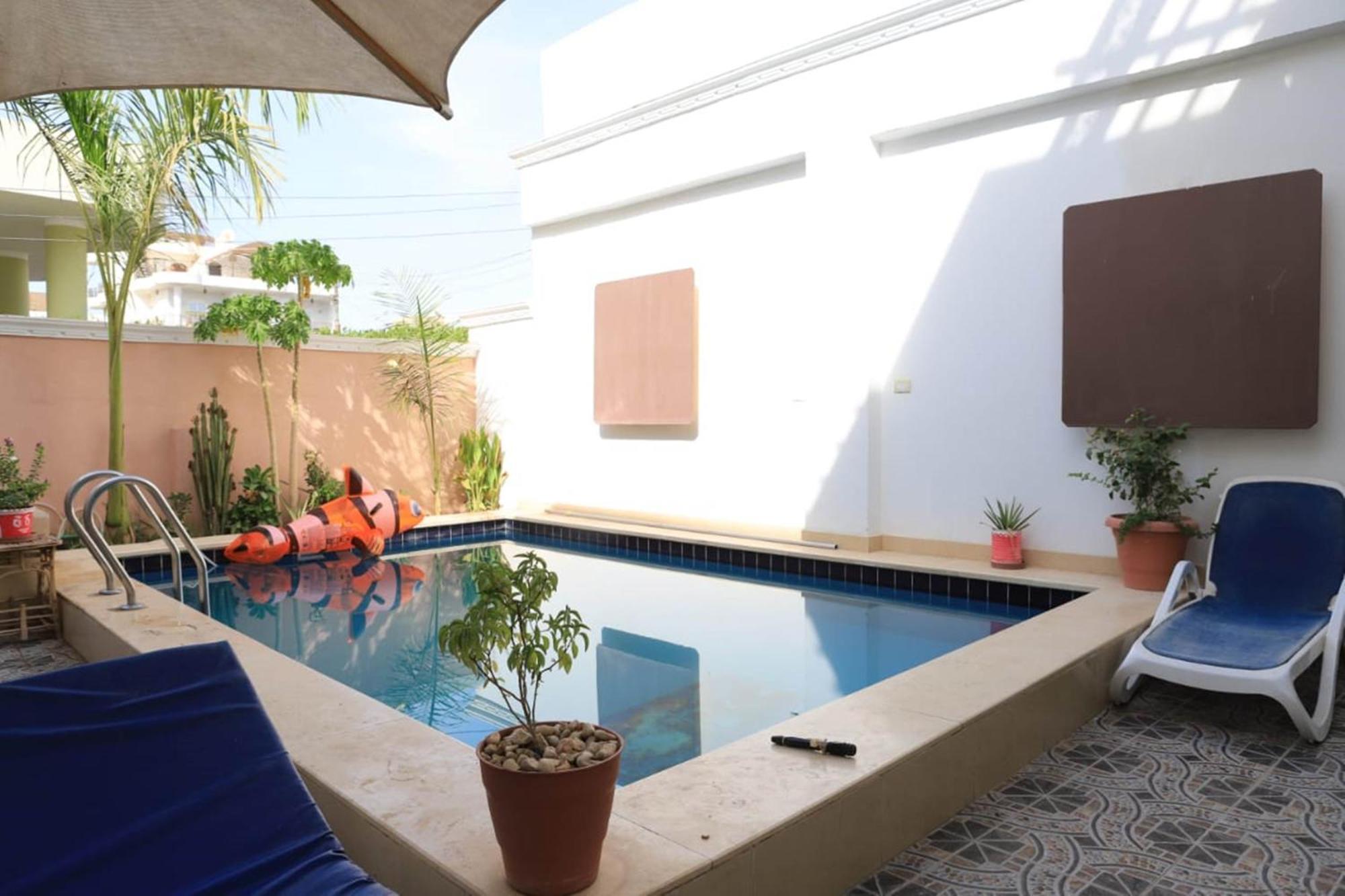 Nefertarie Guest House Luxor Exteriör bild
