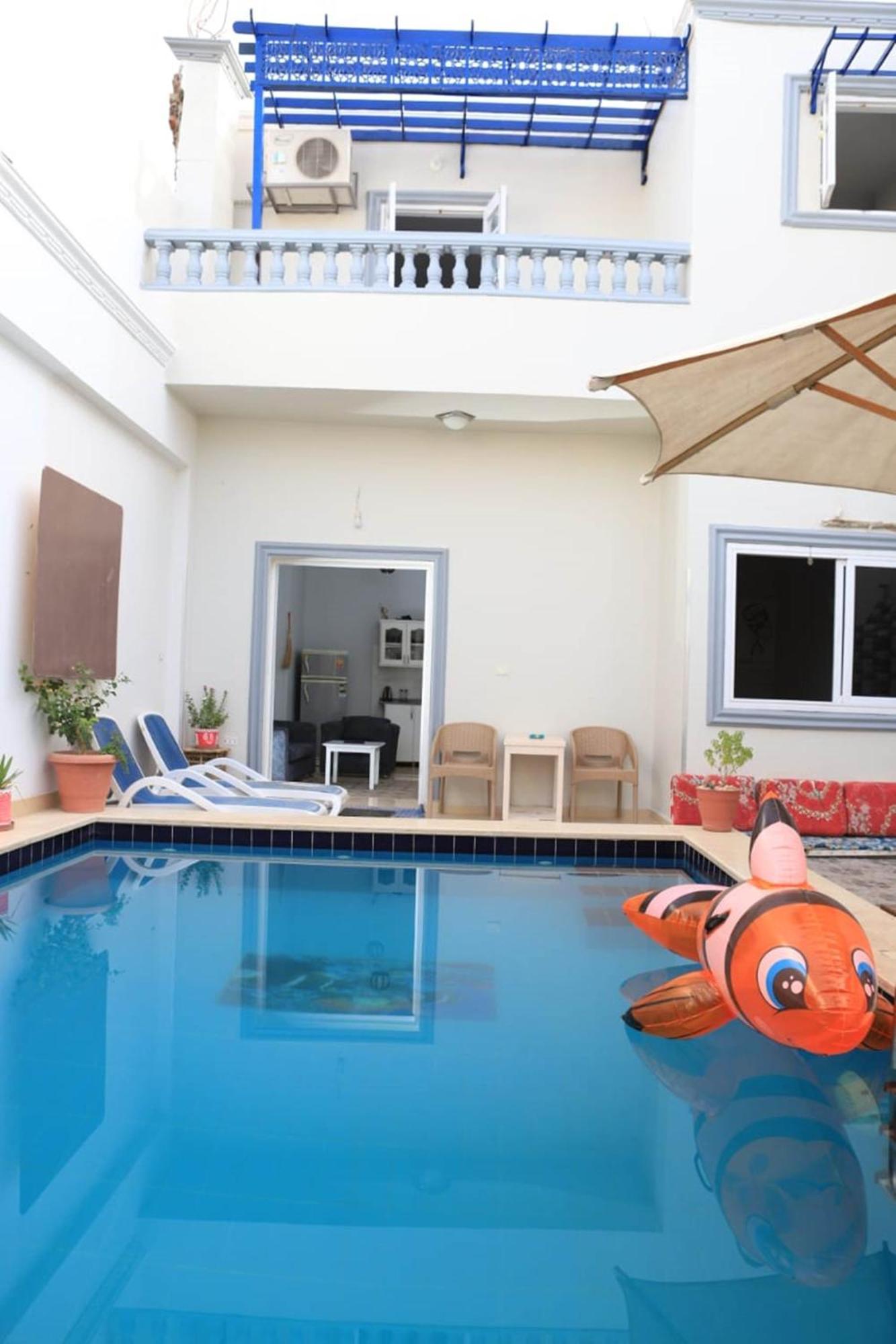 Nefertarie Guest House Luxor Exteriör bild