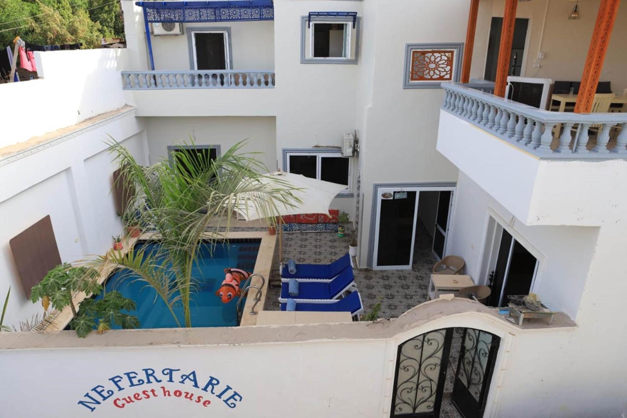 Nefertarie Guest House Luxor Exteriör bild